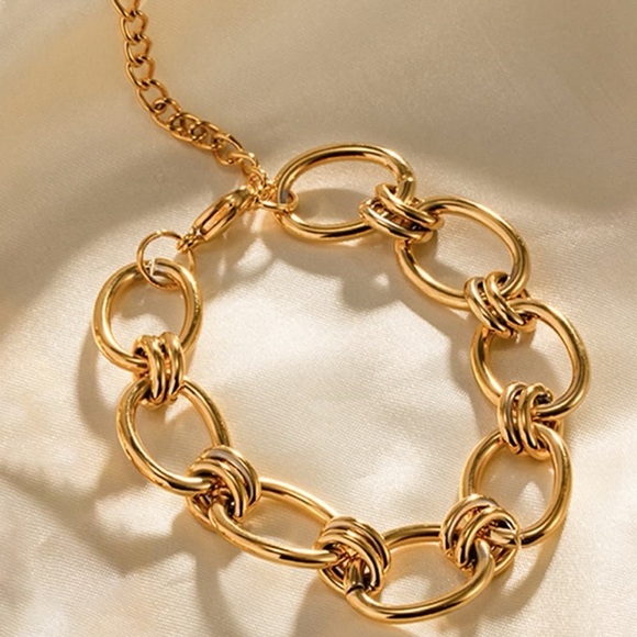 18k Chunky Gold Chain Bracelet - Picture 3 of 4